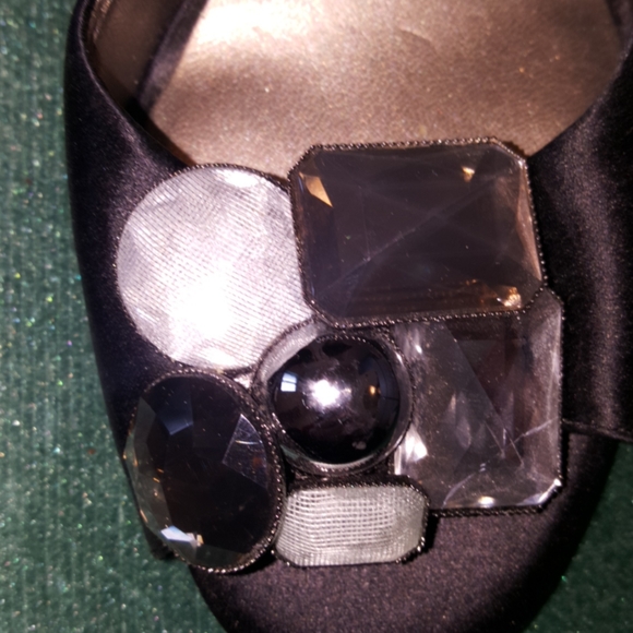 Classy Nine West high heel black dressy shoes - Picture 2 of 4